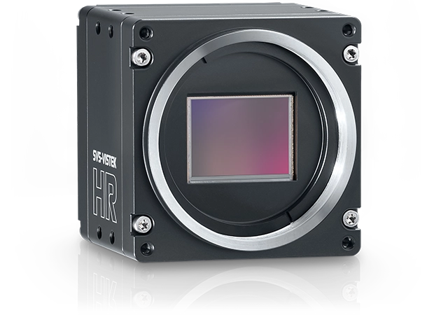 사각형 센서와 은색 렌즈 마운트가 있는 검은색 카메라.